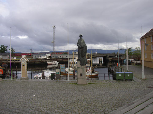 p8300051